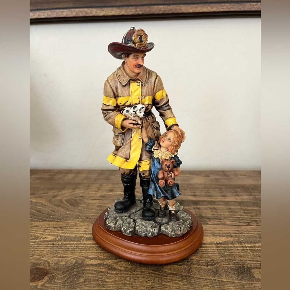 Vintage Red Hats of Courage 1997 Vanmark "Safe & Sound" 8" Figurine #FM88009